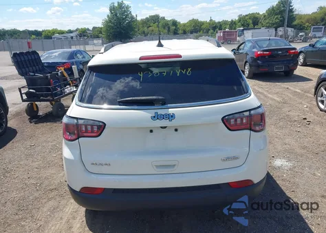 2018 Jeep Compass Latitude 4X4 из США, поврежденный, VIN 3C4NJDBBXJT433872